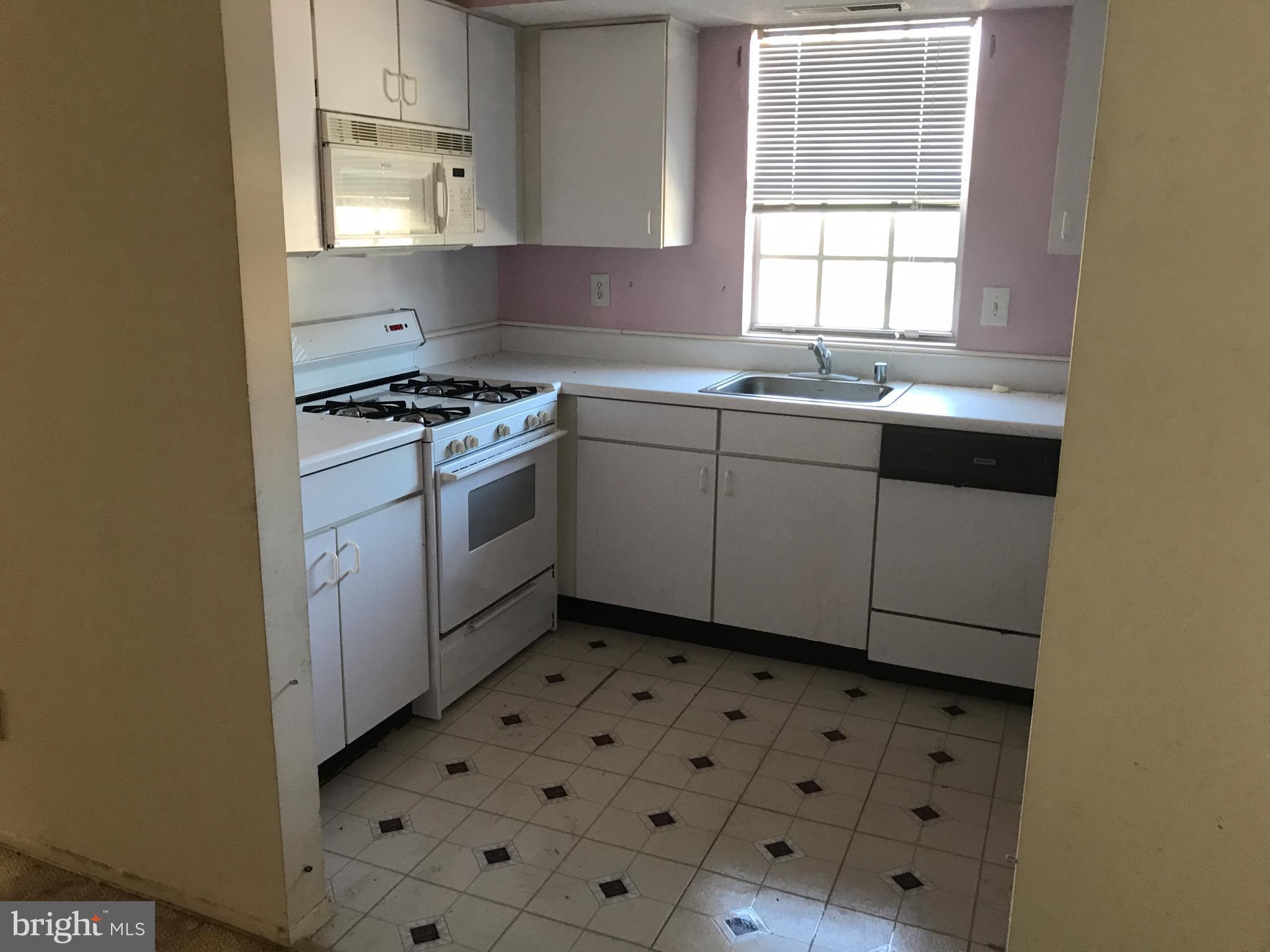 11913 Tarragon Road, Unit L Reisterstown, MD 21136 - Photo 6 of 15 Kitchen