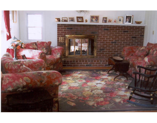 194 Westview Road Lowell, MA 01851 - Photo 7 of 14 Gallery Image 7
