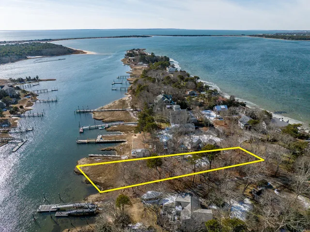 $899,000 | 24 Seconsett Point Road, Mashpee, MA 02649
