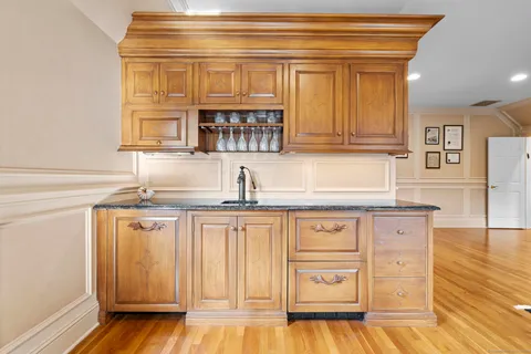 $2,799,999 | 342 Midlock Road, Fairfield, CT 06824