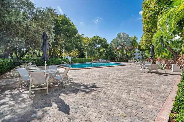 $945,000 | 155 Ocean Ln Drive, Unit 1002, Key Biscayne, FL 33149