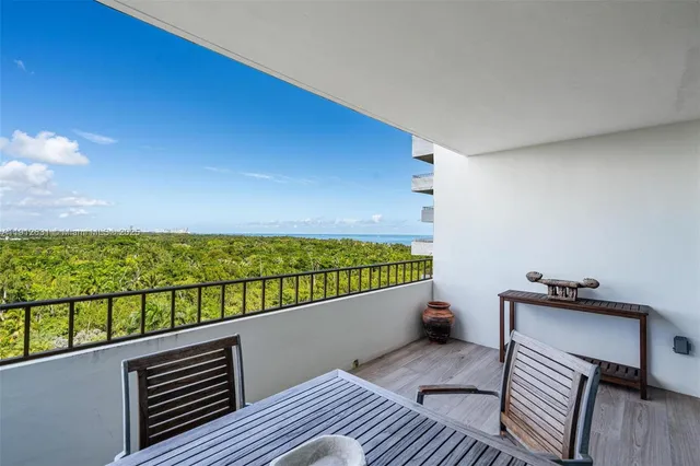 $945,000 | 155 Ocean Ln Drive, Unit 1002, Key Biscayne, FL 33149