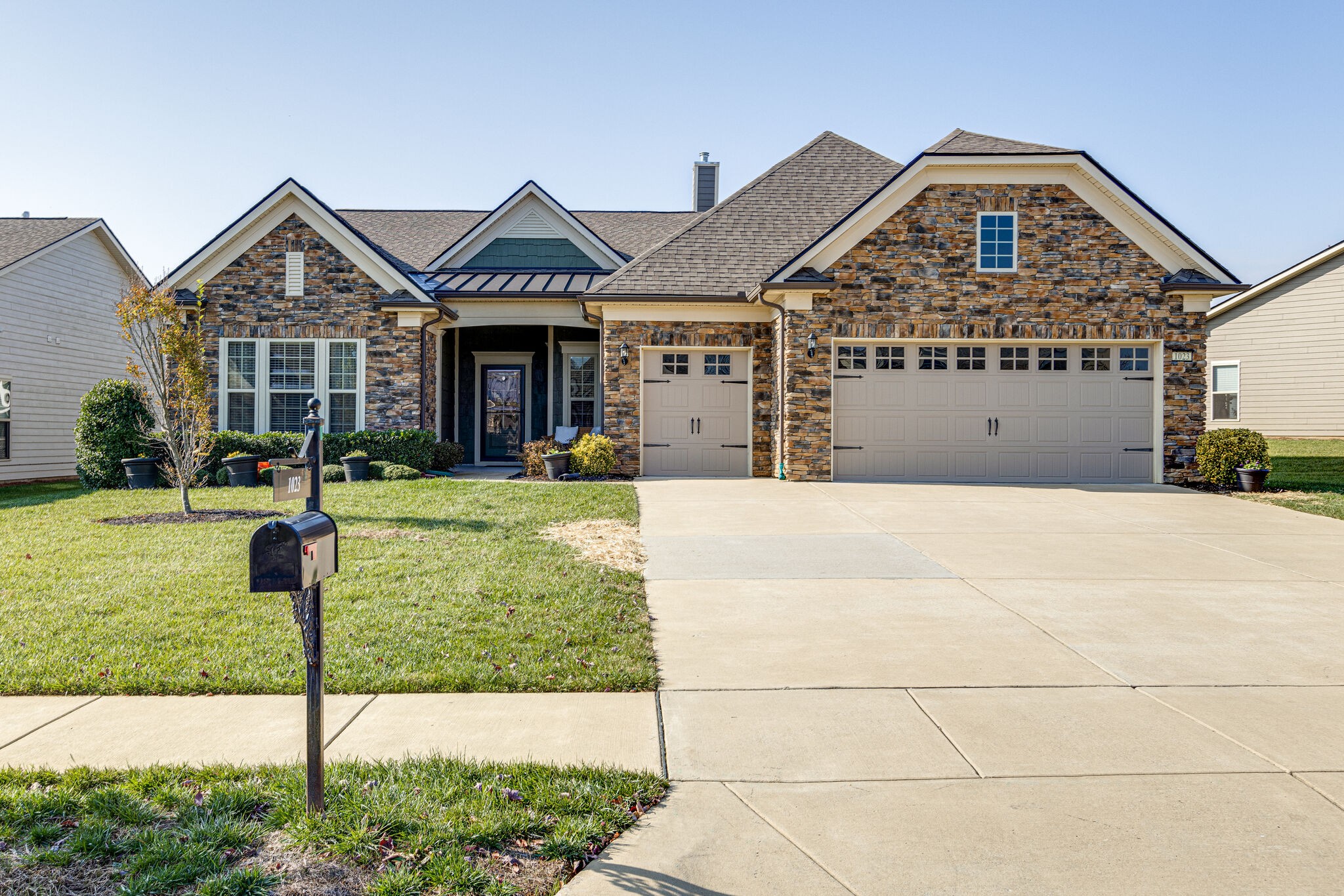 1023 Coffee Ridge Spring Hill, TN 37174 - Photo 2 of 38