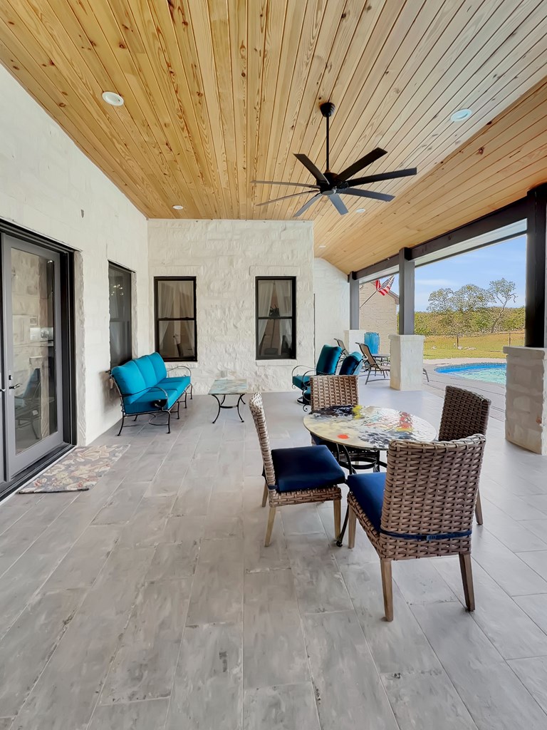 281 Inspiration Loop Comfort, TX 78013 - Photo 27 of 30 a living room with furniture and a large window