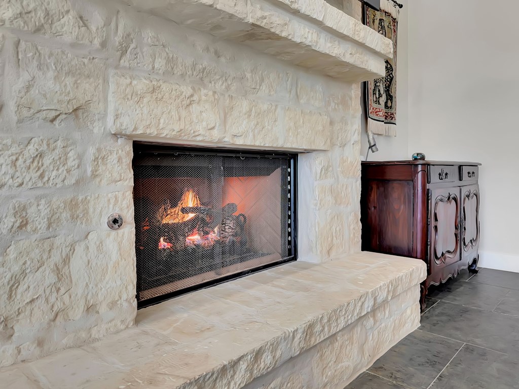 281 Inspiration Loop Comfort, TX 78013 - Photo 4 of 30 a bed room with a bed