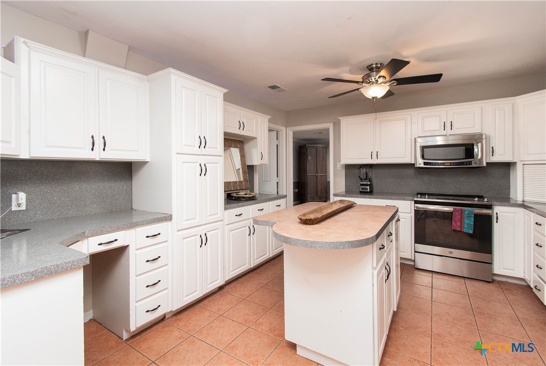 18 Morgan's Point Boulevard Belton, TX 76513 - Photo 8 of 40