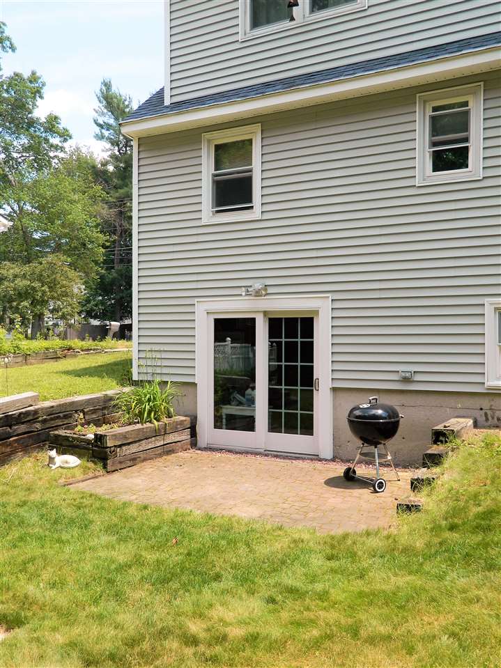347 Main Dunstable Road Nashua, NH 03062 - Photo 5 of 18