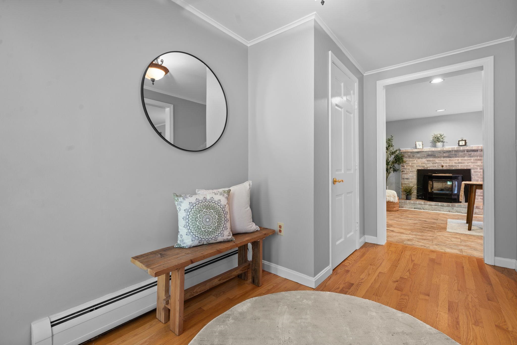 23 Mid. Dunstable Road Nashua, NH 03062 - Photo 4 of 48