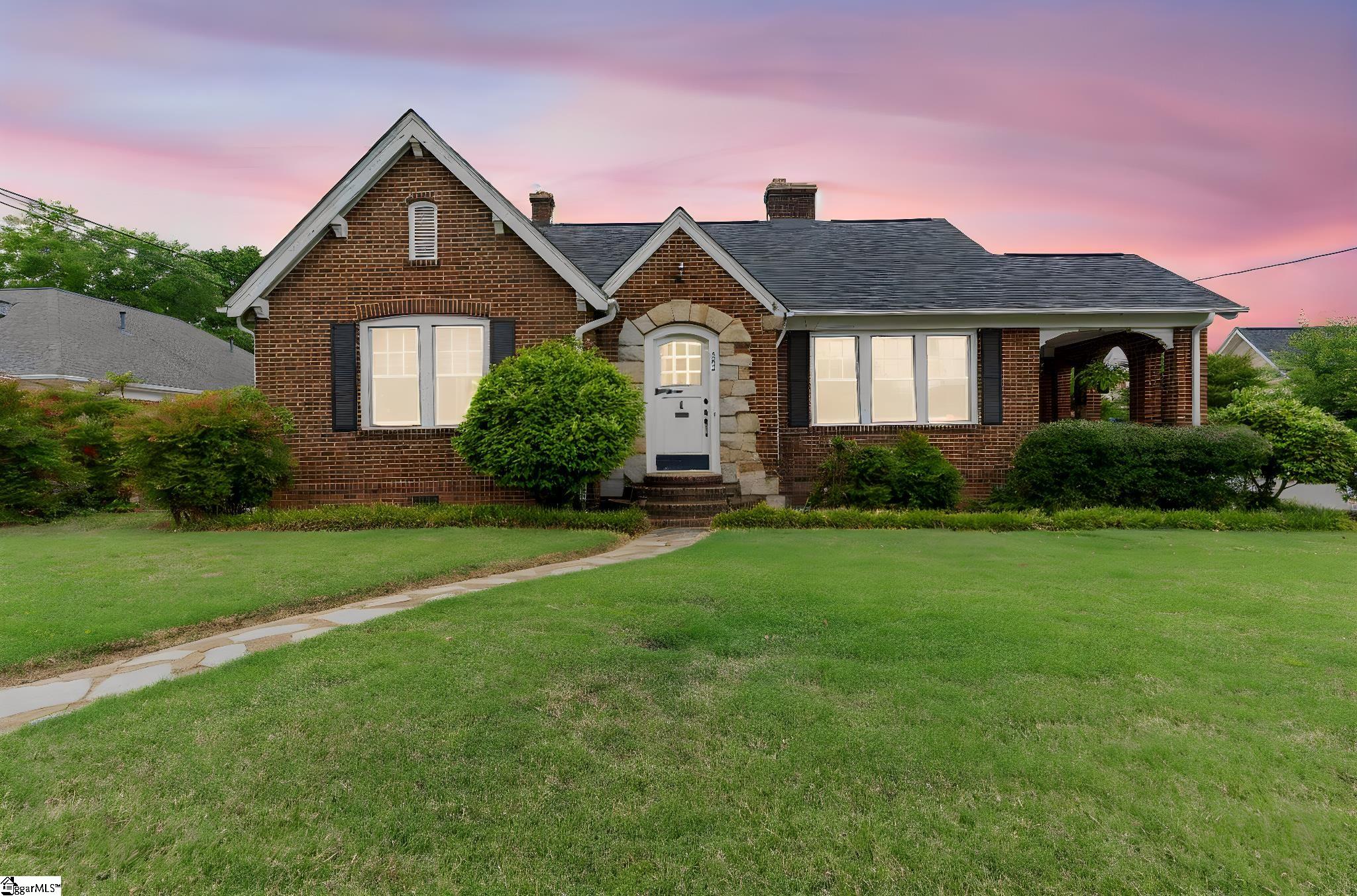 305 East Calhoun Street Anderson, SC 29621 - Photo 1 of 46