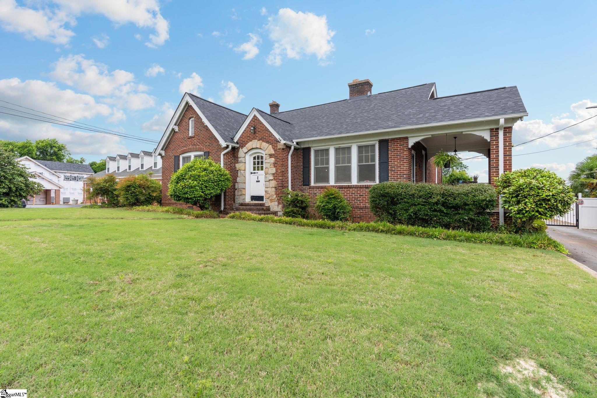 305 East Calhoun Street Anderson, SC 29621 - Photo 3 of 46