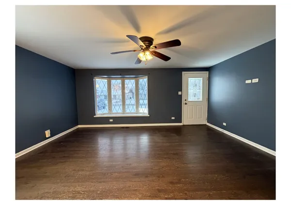$2,200 | 4129 West 90th Street, Unit 4129, Hometown, IL 60456