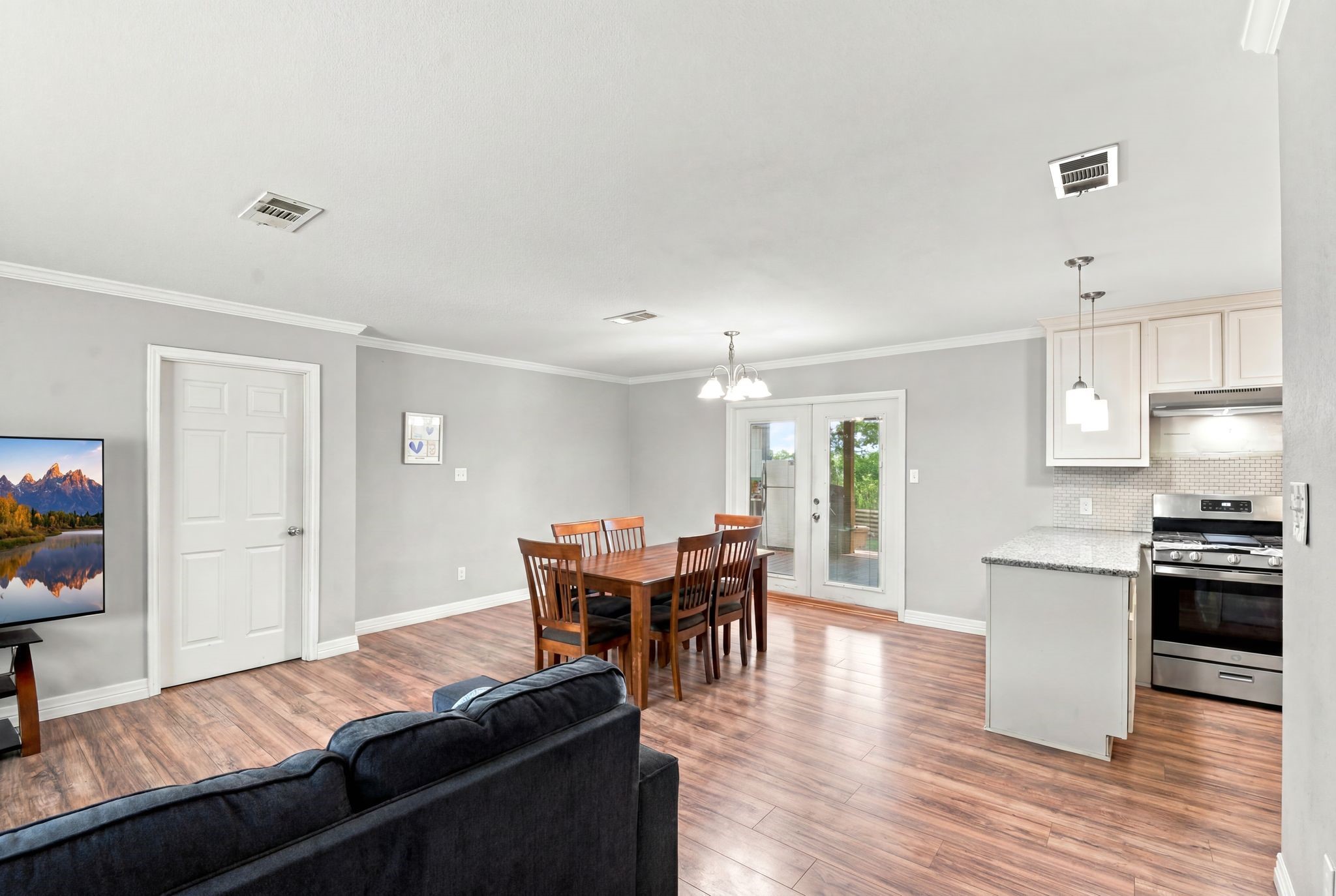 1835 South 3rd Street Conroe, TX 77301 - Photo 6 of 28