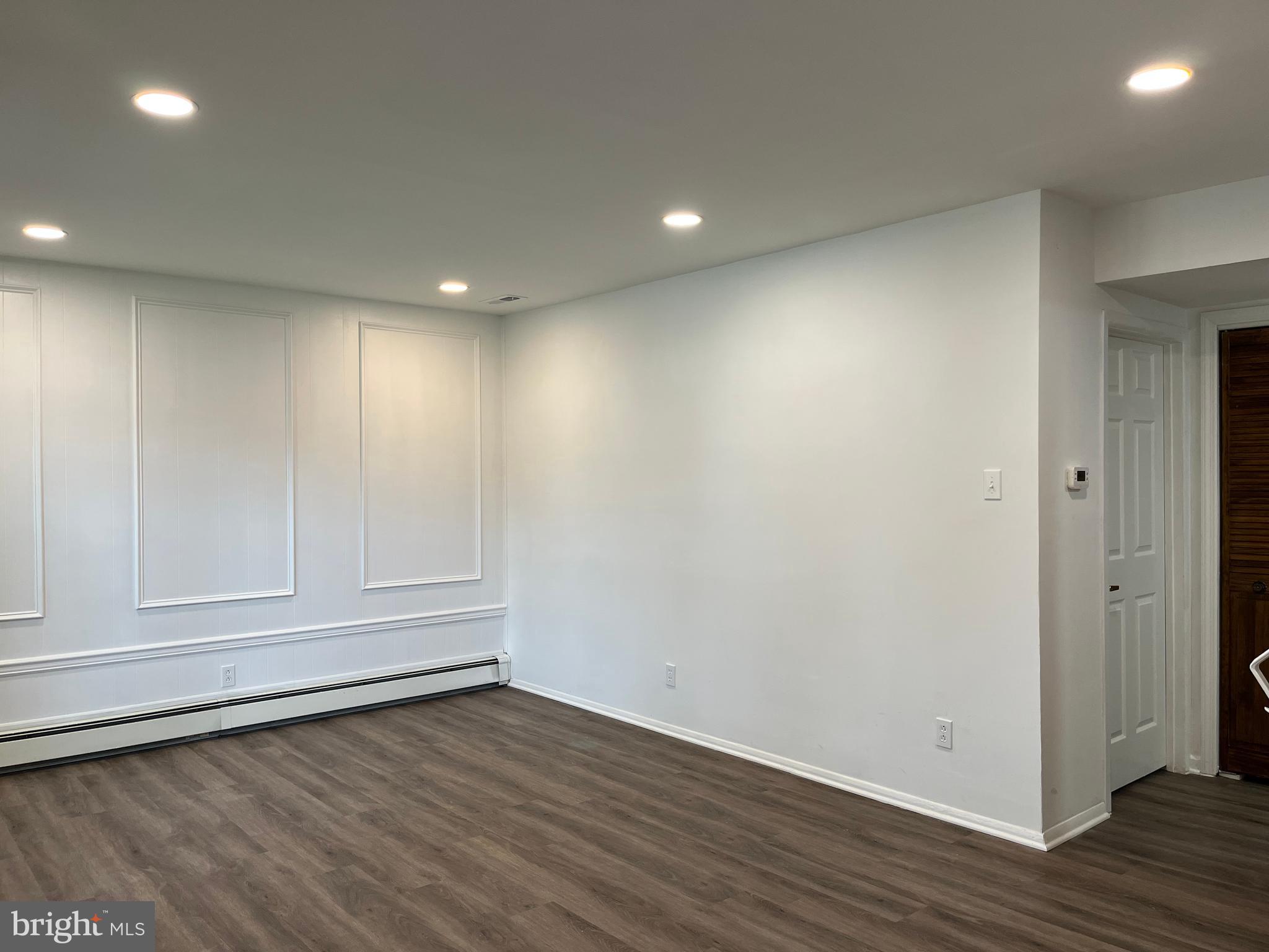 2817 Nestling Road Philadelphia, PA 19154 - Photo 6 of 17 Living Room