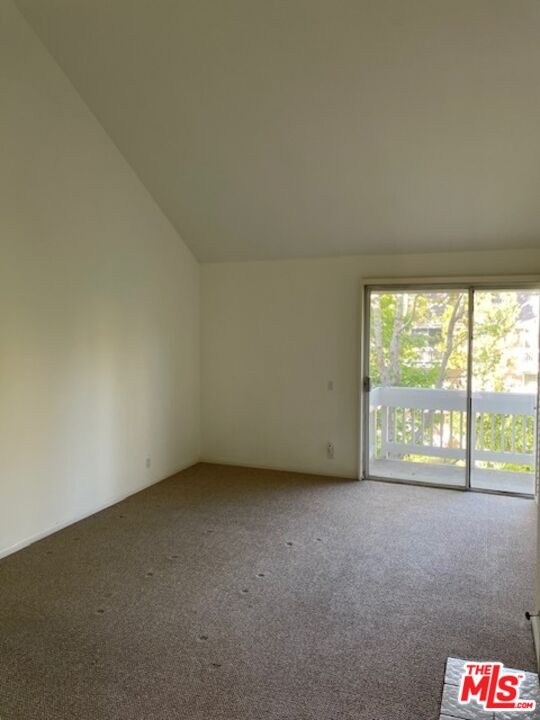 4338 Redwood Avenue, Unit B313 Marina del Rey, CA 90292 - Photo 17 of 31 an empty room with windows