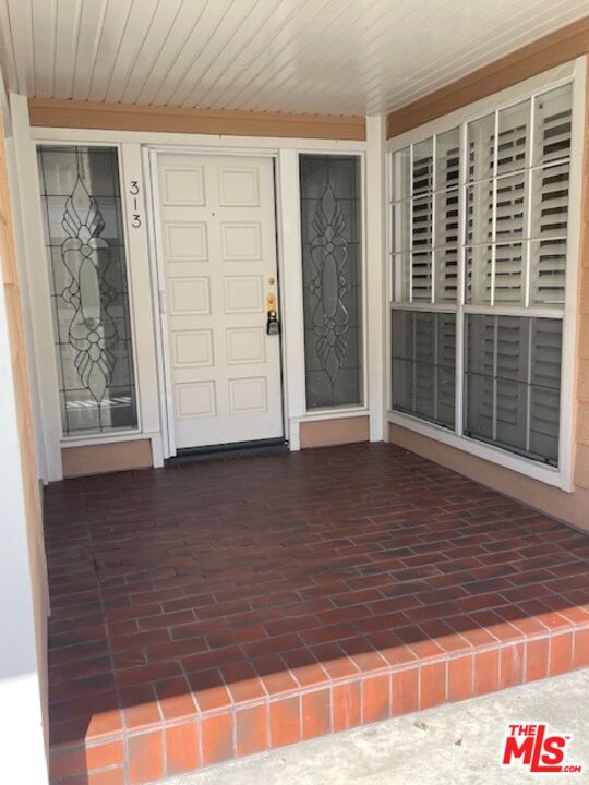 4338 Redwood Avenue, Unit B313 Marina del Rey, CA 90292 - Photo 27 of 31 a view of front door