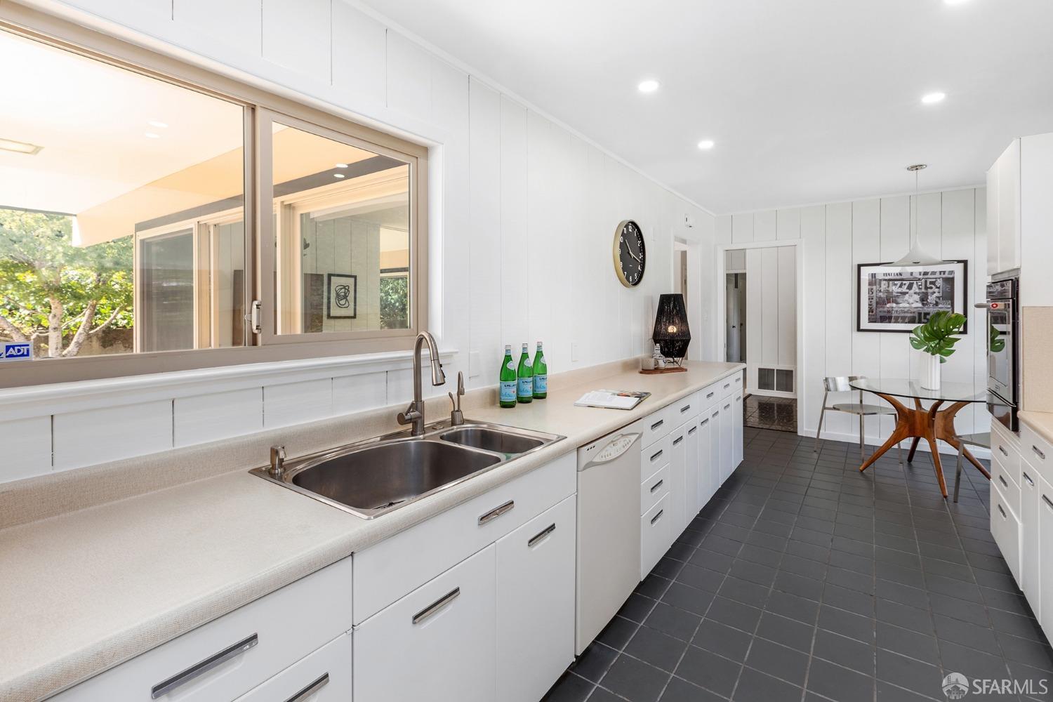 406 Middle Road Belmont, CA 94002 - Photo 18 of 67