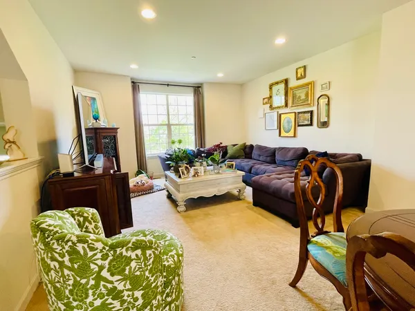 $699,000 | 1986 Dauntless Drive, Glenview, IL 60026