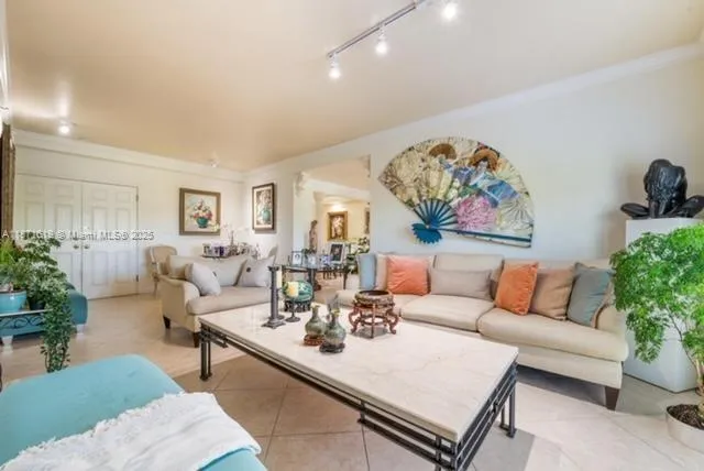 $1,375,000 | 1400 Salzedo Street, Unit 305, Coral Gables, FL 33134