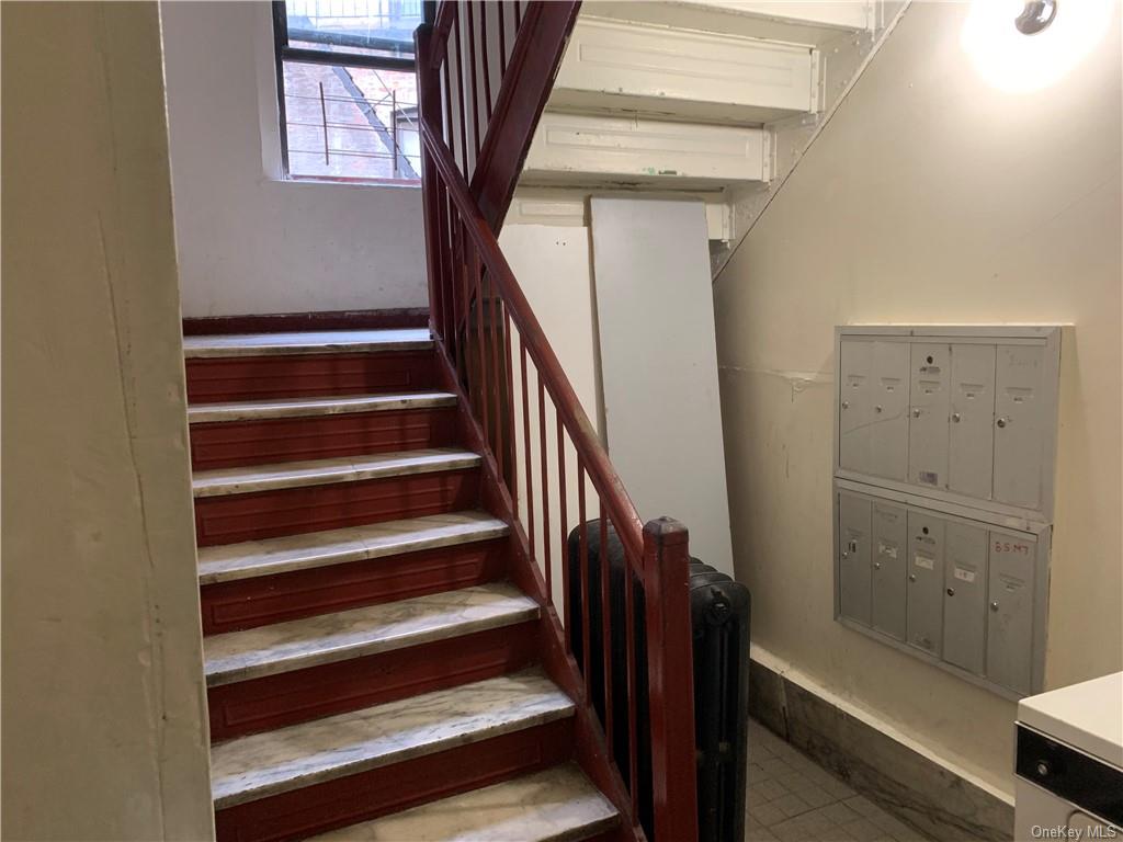 15 Intervale Place Yonkers, NY 10705 - Photo 2 of 6 View of stairs