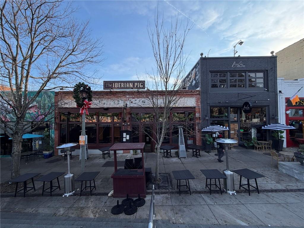 1607 Oak Grove Road Decatur, GA 30033 - Photo 65 of 71 a view of a restaurant