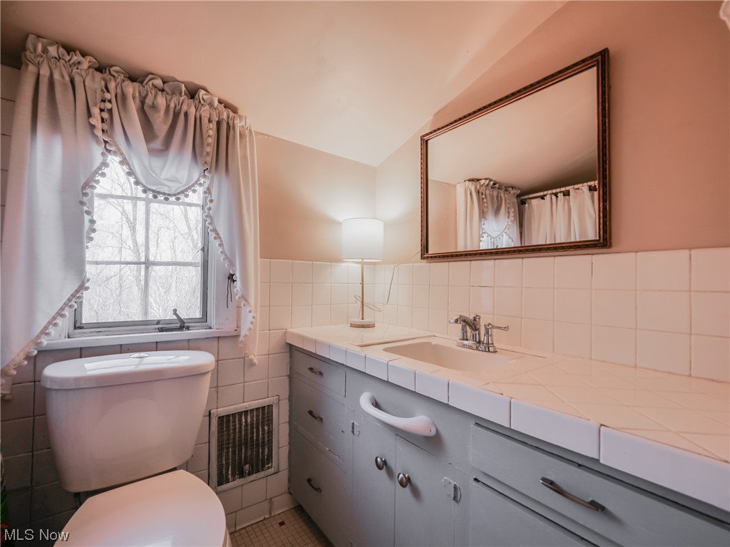 1026 Gulf Road Elyria, OH 44035 - Photo 26 of 34 Gallery Image 26