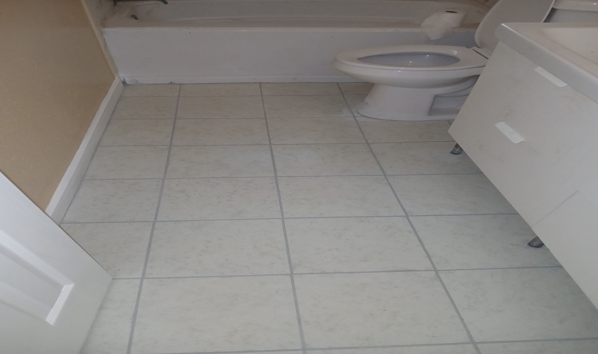 5926 Yorkgate Drive Spring, TX 77373 - Photo 10 of 13 2ND BATHROOM