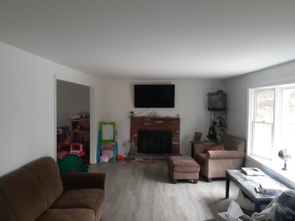 186 Westcott Road Scituate, RI 02857 - Photo 5 of 12