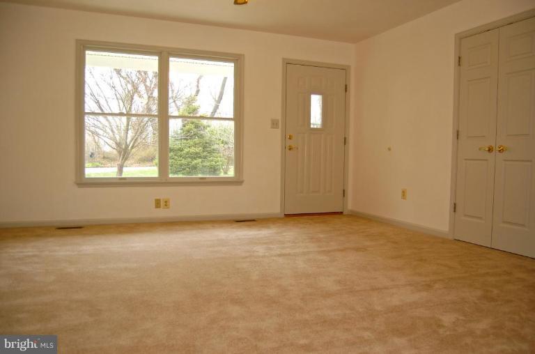 3461 Ebenezer Road Fallston, MD 21047 - Photo 10 of 25 Living Room