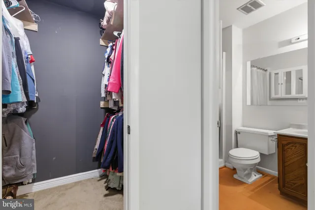 a black and white photo of a living room