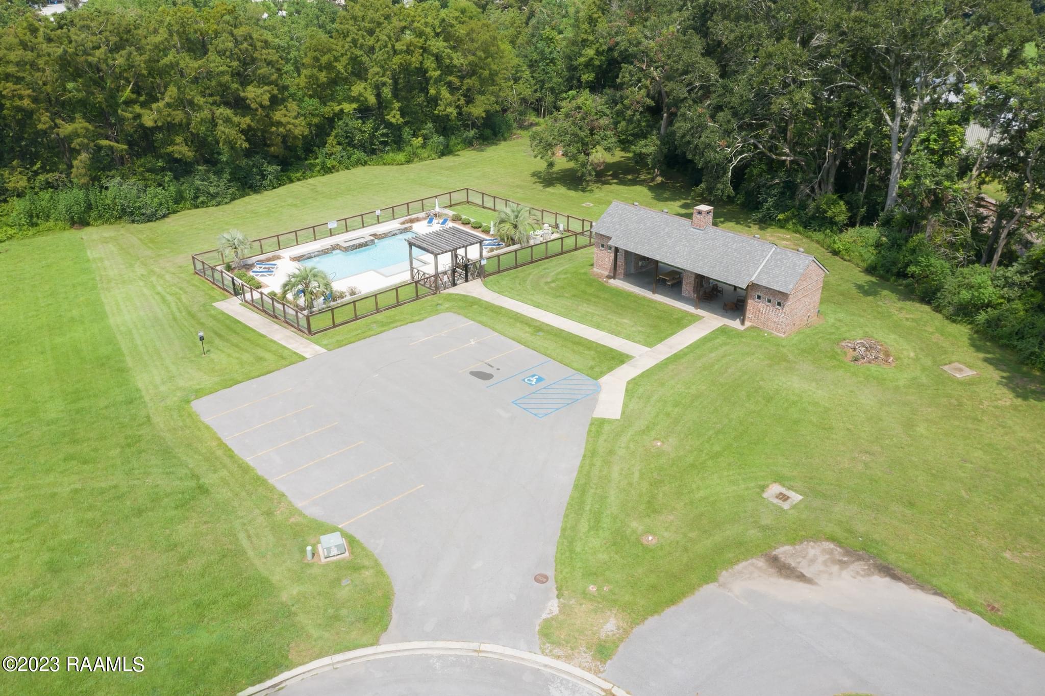 106 Reservoir Road Broussard, LA 70518 - Photo 38 of 44 8D28F5A5-2B08-416B-85EE-00D4A8416D37