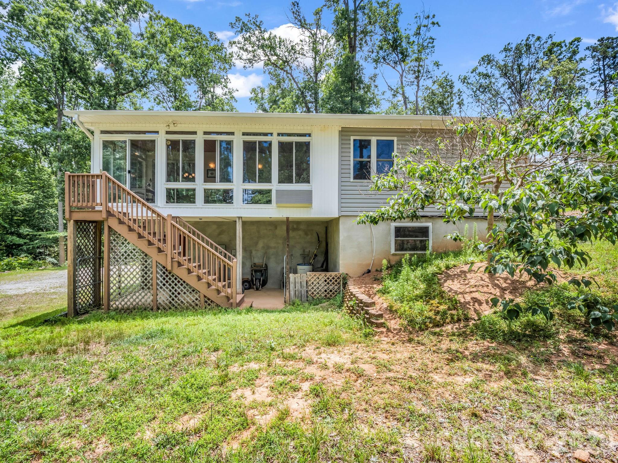 1943 Landrum Road Columbus, NC 28722 - Photo 3 of 41