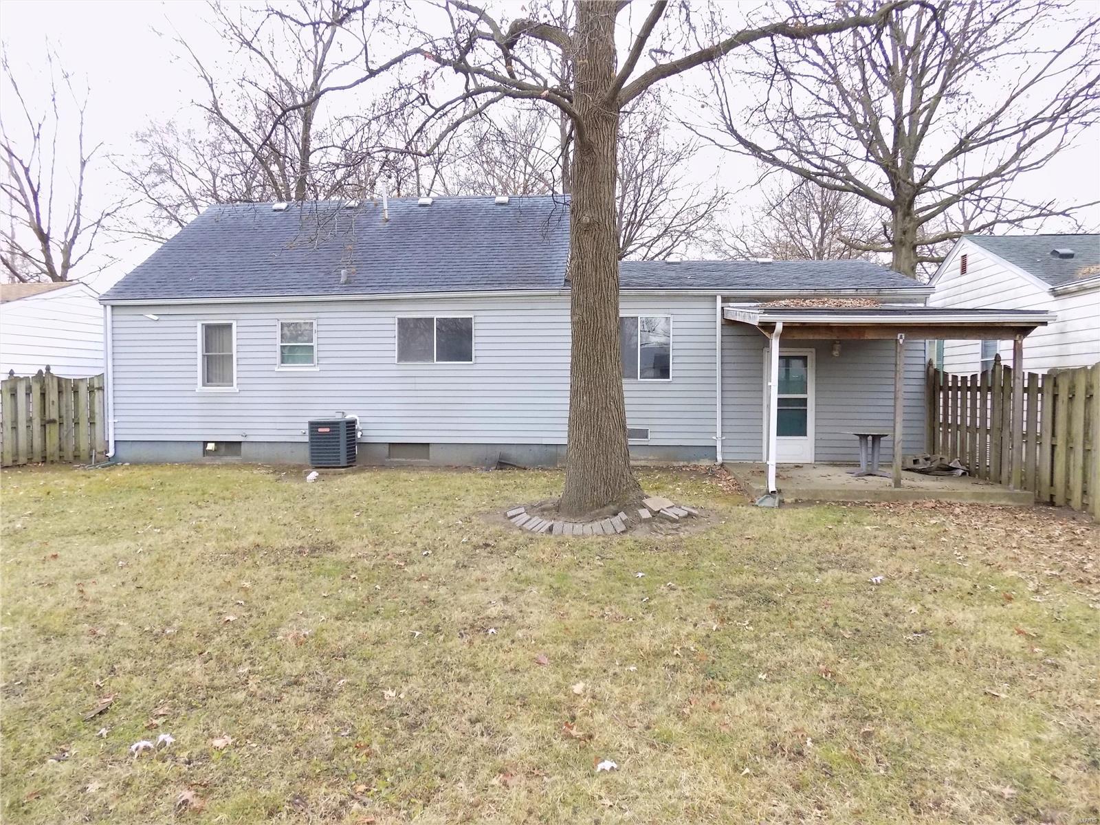 1855 Spring Avenue Granite City, IL 62040 - Photo 7 of 42 Gallery Image 7