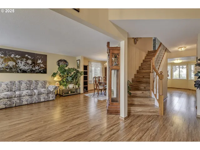a view of livingroom with furniture and wooden floor