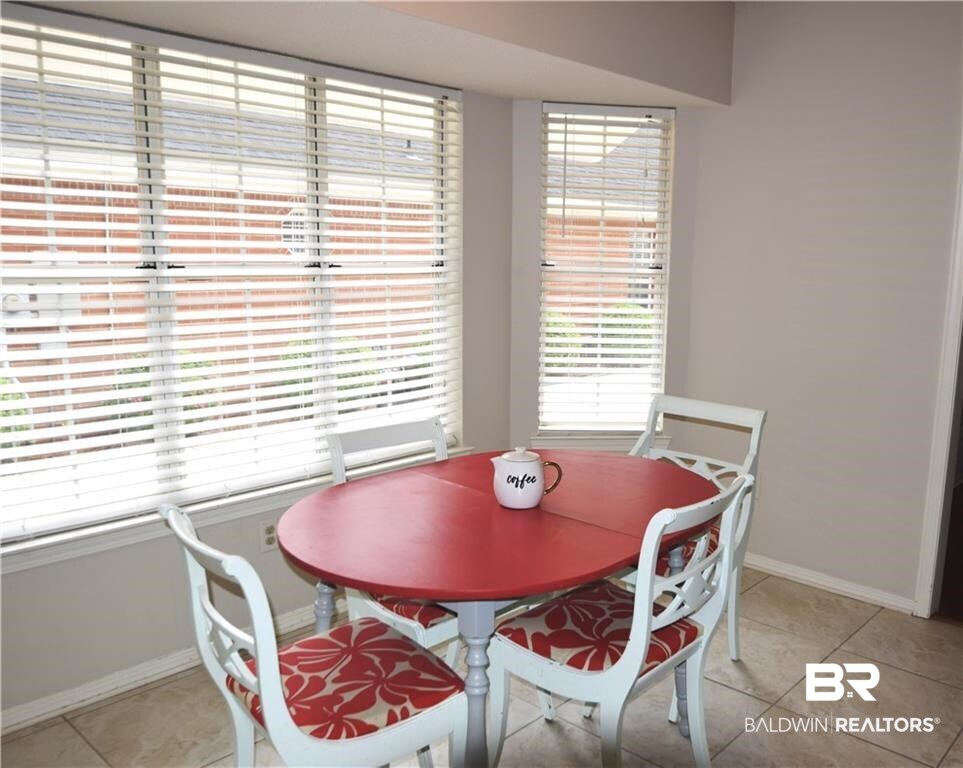 852 West Briar Court Mobile, AL 36609 - Photo 37 of 40 Bay window is bright and ready for morning coffee.