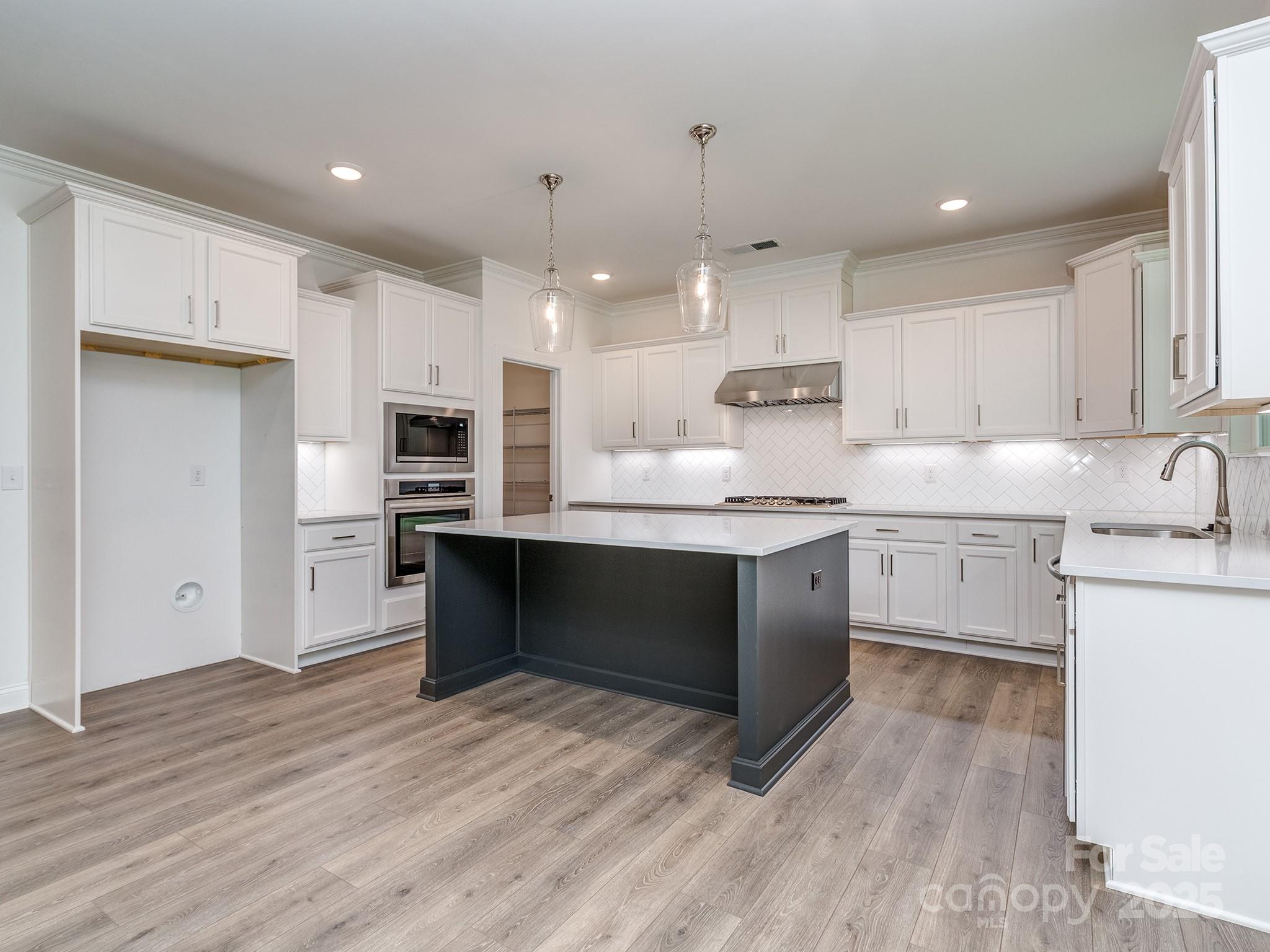 7108 Hambright Road Huntersville, NC 28078 - Photo 12 of 36 Gallery Image 12