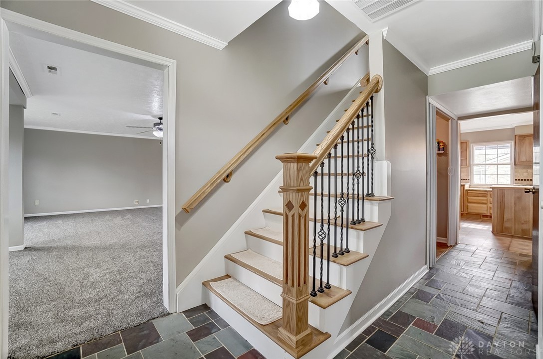 5200 Honeyleaf Way Riverside, OH 45424 - Photo 5 of 59