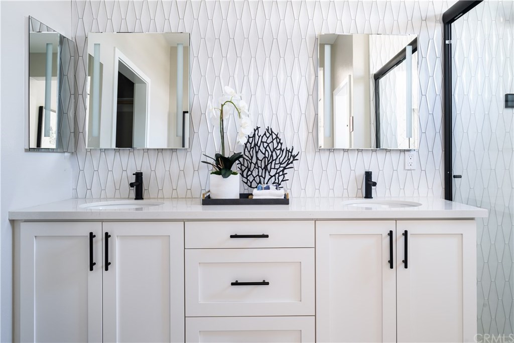 340 Ford Road Costa Mesa, CA 92627 - Photo 17 of 20