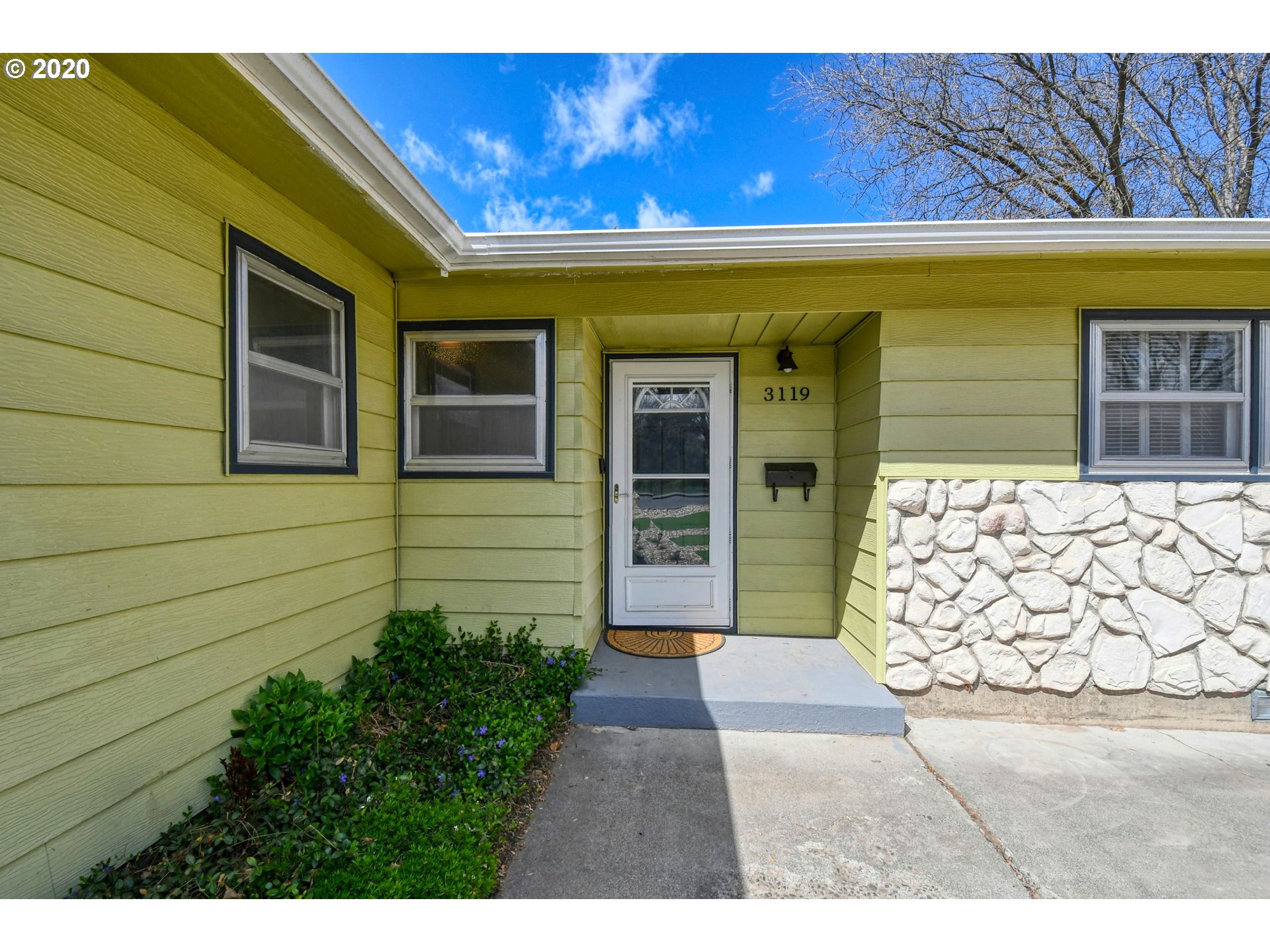 3119 Southwest Isaac Avenue Pendleton, OR 97801 - Photo 4 of 32