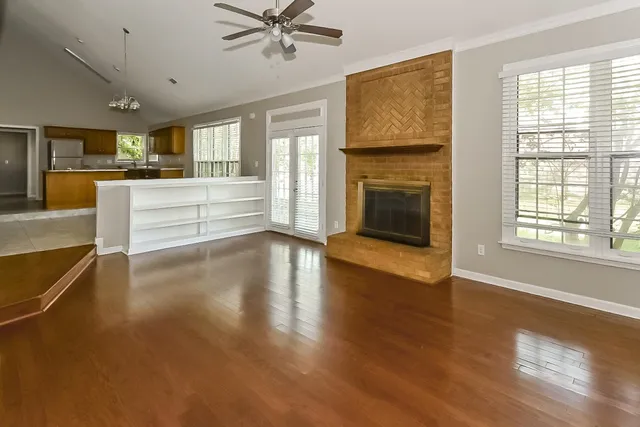 $2,010 | 7204 Germanshire Oaks Cove, Memphis, TN 38125