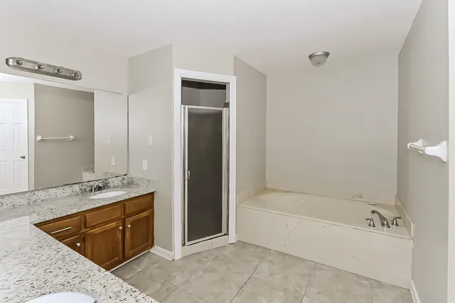 $2,010 | 7204 Germanshire Oaks Cove, Memphis, TN 38125