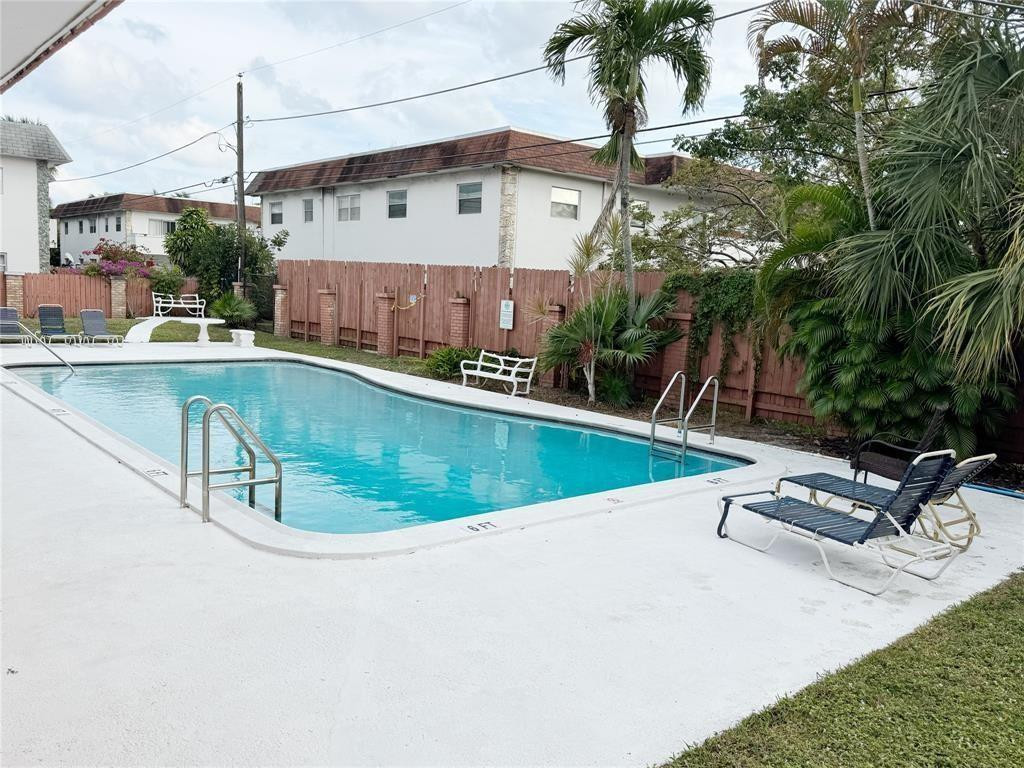 230 Southwest 1st Street, Unit G8 Pompano Beach, FL 33060 - Photo 2 of 21 Photo 2