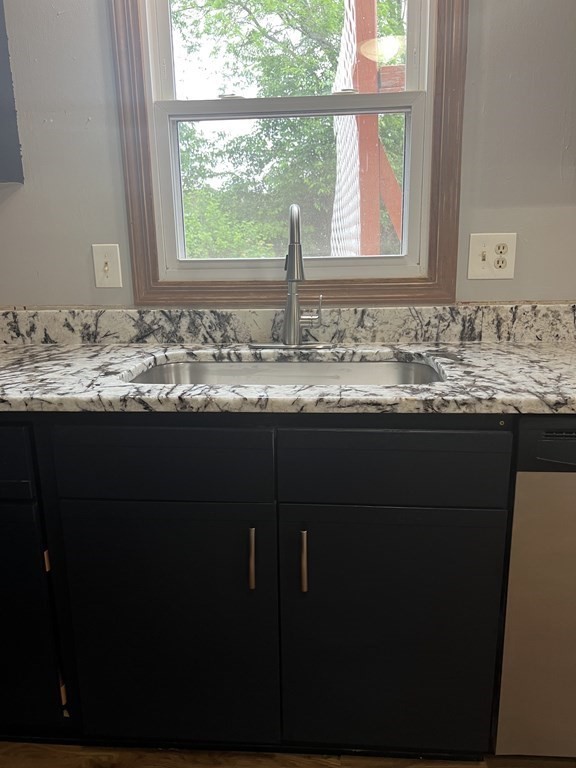 89 Crest Circle Worcester, MA 01603 - Photo 12 of 38