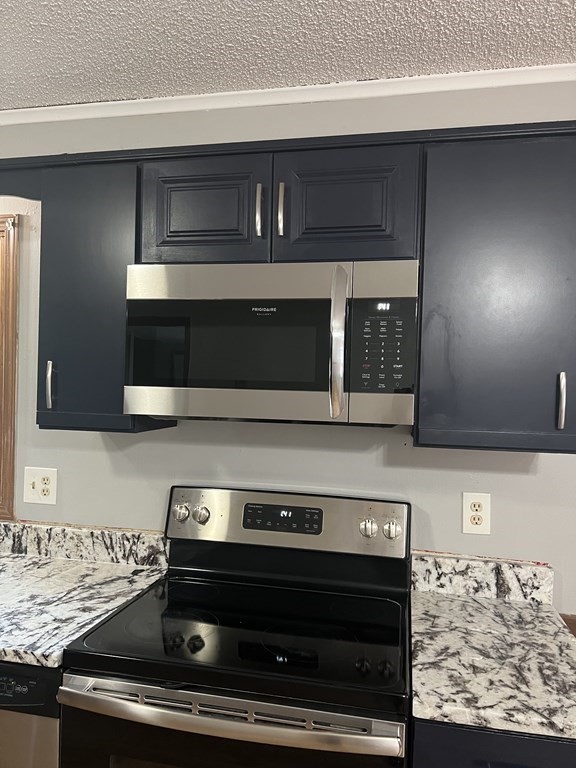 89 Crest Circle Worcester, MA 01603 - Photo 17 of 38