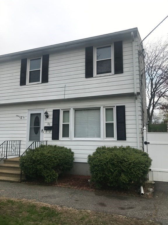 89 Crest Circle Worcester, MA 01603 - Photo 2 of 38