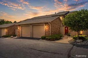$228,899 | 5736 Woodland View, Clarkston, MI 48346
