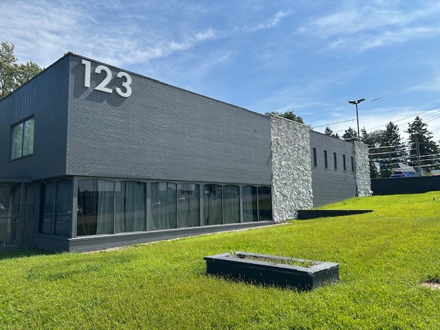 123 North Alpine Road Rockford, IL 61107 - Photo 1 of 4 a view of a house with backyard and porch