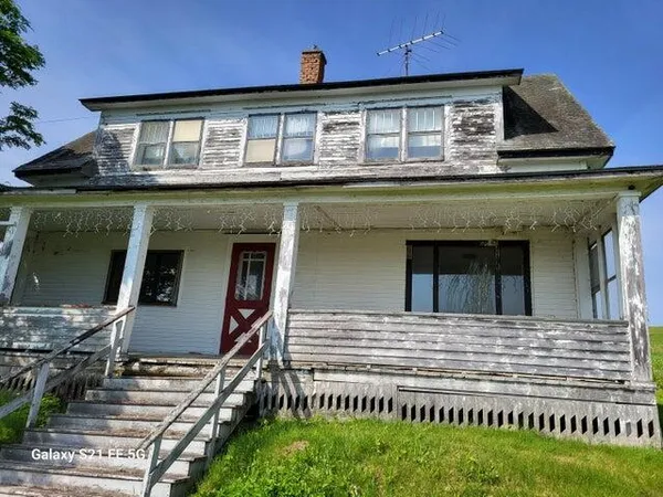 $165,000 | 147 Lake Road, Van Buren, ME 04785