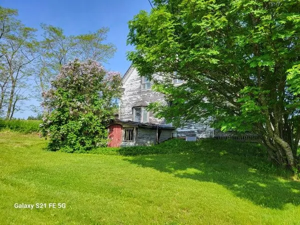 $165,000 | 147 Lake Road, Van Buren, ME 04785