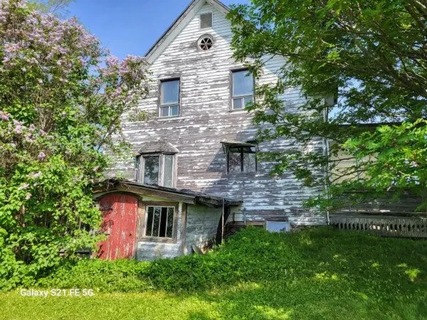 $165,000 | 147 Lake Road, Van Buren, ME 04785