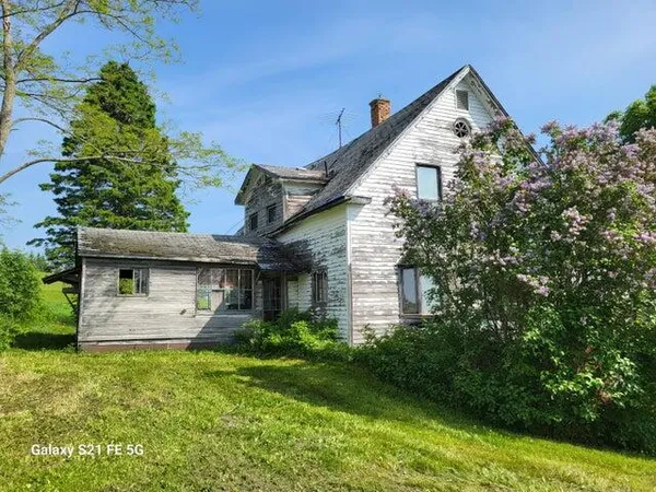 $165,000 | 147 Lake Road, Van Buren, ME 04785